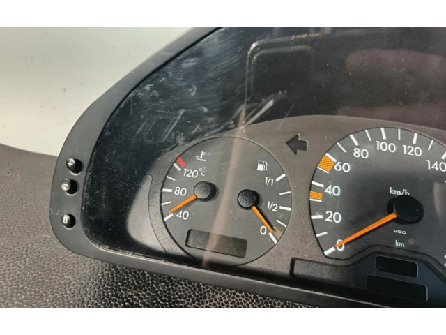 Přístrojová deska Mercedes-Benz C W202 2025400548