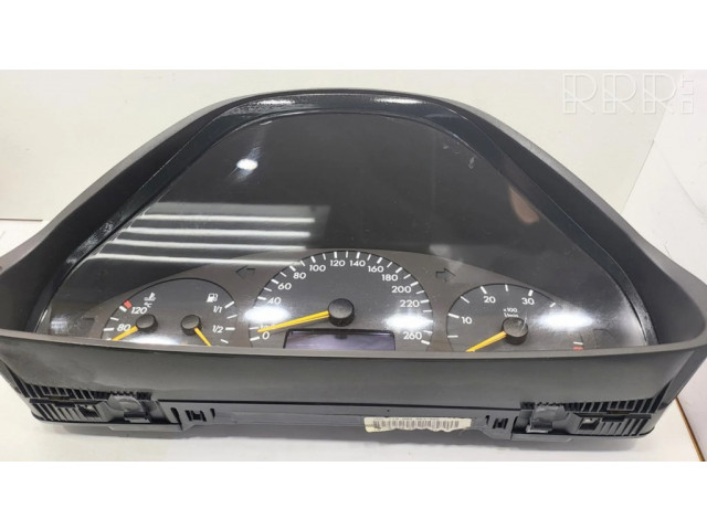 Přístrojová deska Mercedes-Benz E W210 2001 A2105402811