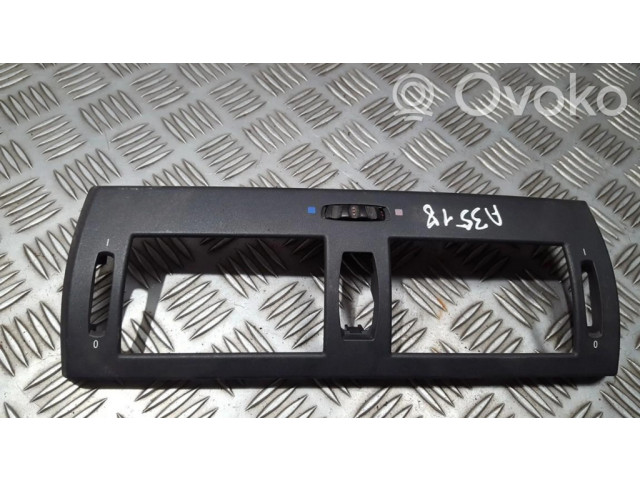 Другая деталь салона