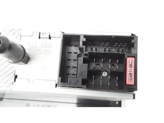 Радио/ проигрыватель CD/DVD / навигация