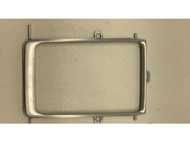 Другая деталь салона