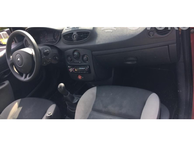 Блок управления климат-контролем 7701070472 Renault Clio III