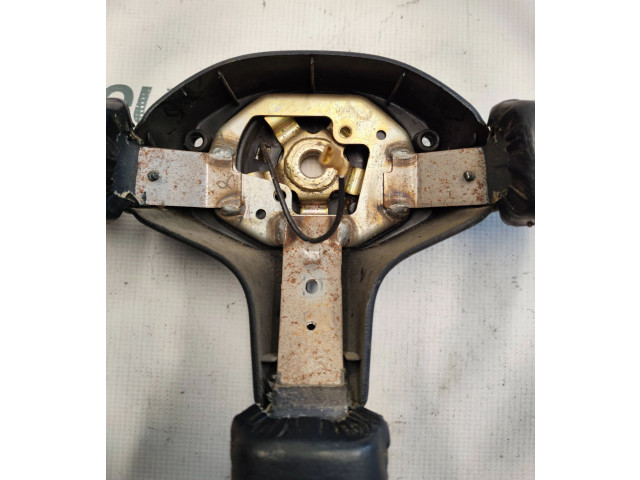 Volant Nissan Bluebird 1984