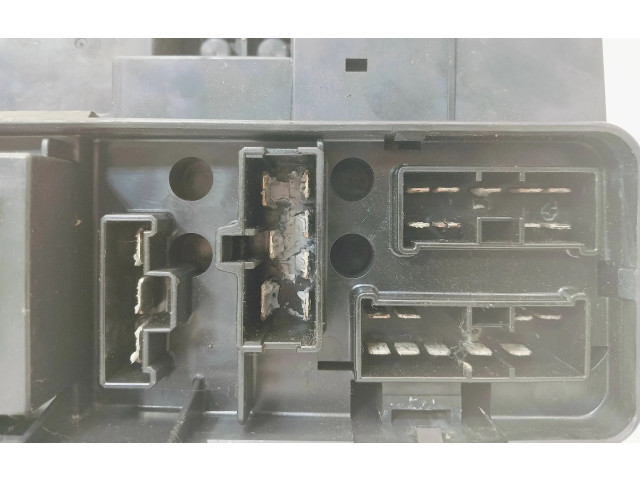 Блок предохранителей  650SS   Honda Prelude    