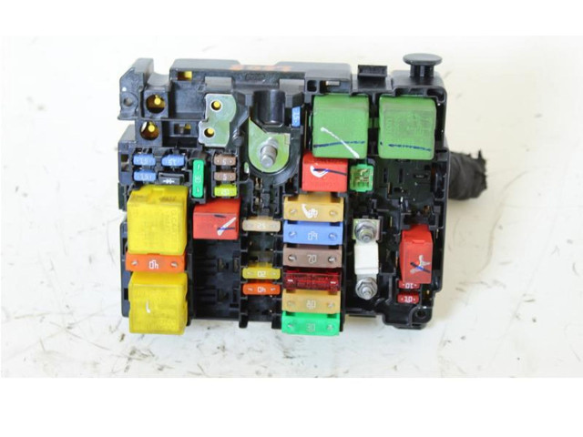 Блок предохранителей 9804848480 Peugeot 2008 I