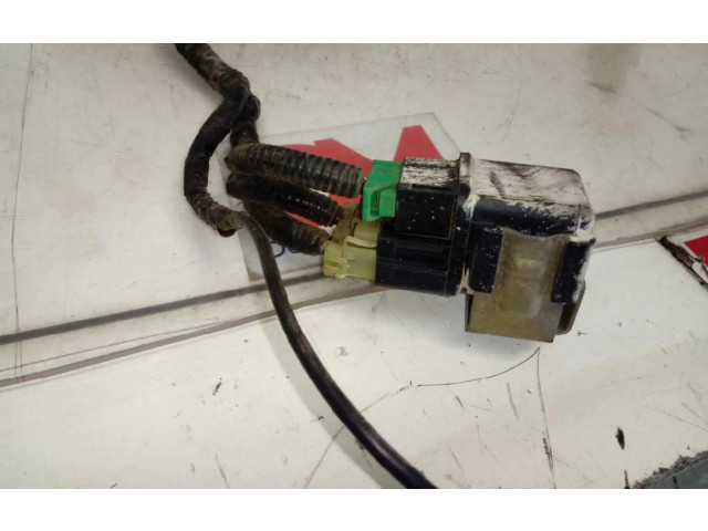 Pojistková skříňka Nissan Navara