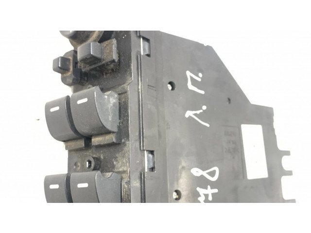 Включатель электрических окон