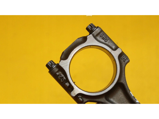  Поршень с шатуном    Volkswagen Golf VI  