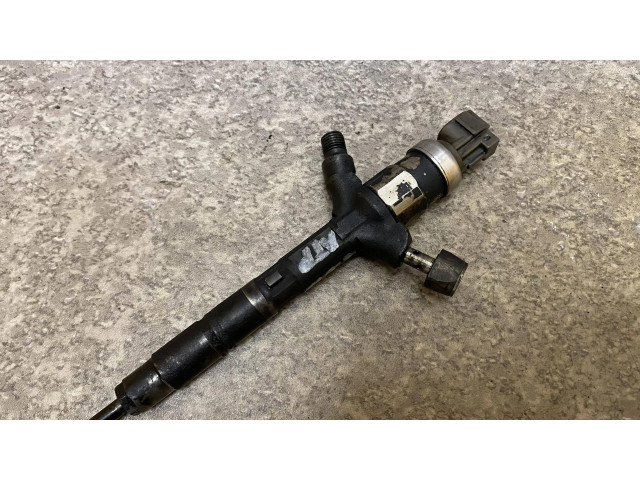 Vstřikovač 2367027020 Toyota Corolla E120 E130 pro naftový motor 2.0
