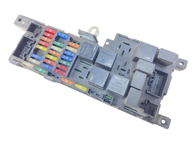 Блок предохранителей  8678449-dieP2X, 518787205   Volvo V70    