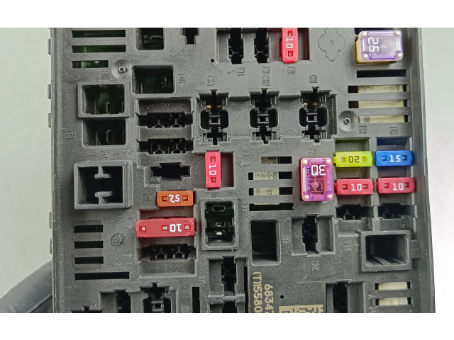 Блок предохранителей 68347016AD Jeep Grand Cherokee WL