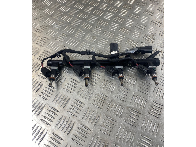 Топливная рампа 06K133681C Audi A5 8T 8F