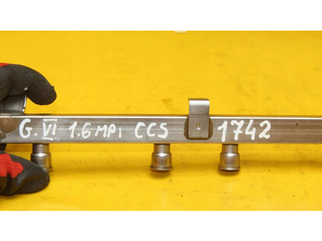 Топливная рампа 06A133317BB   Volkswagen Golf VI  