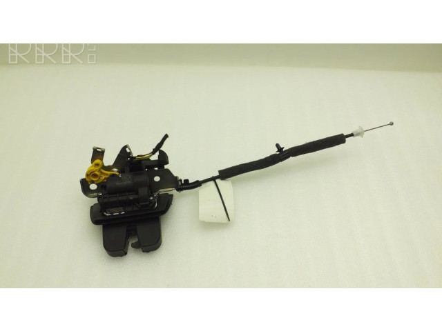 Замок задней крышки