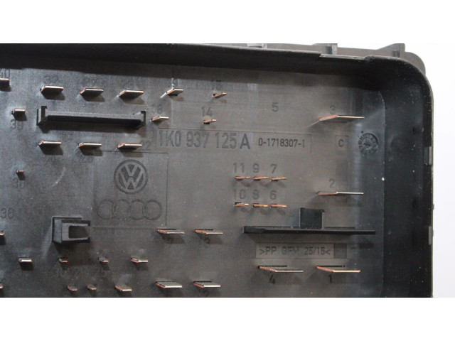 Блок предохранителей 1K0937125A Volkswagen Jetta V
