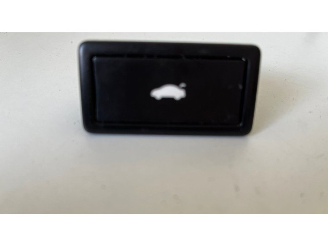 Переключатель закрытия задней двери