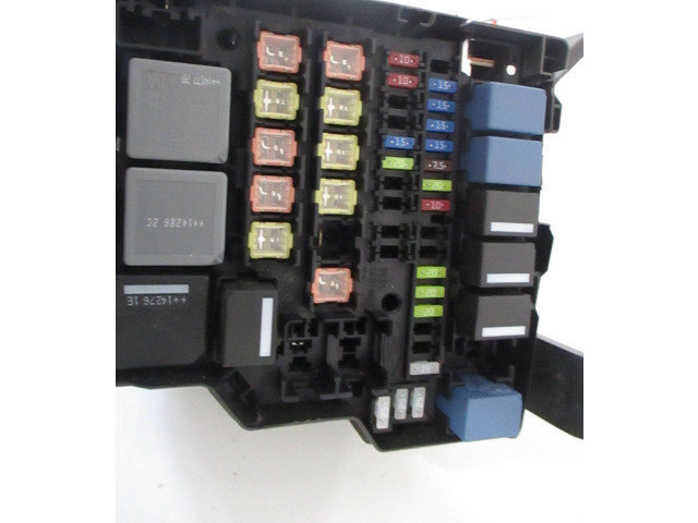 Pojistková skříňka 8V5114B144BA Ford Fiesta 2012