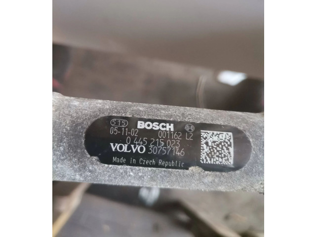 Топливная рампа 30757146, 001162L2 Volvo V70