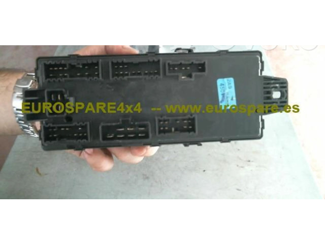 Блок предохранителей    Mitsubishi Montero    