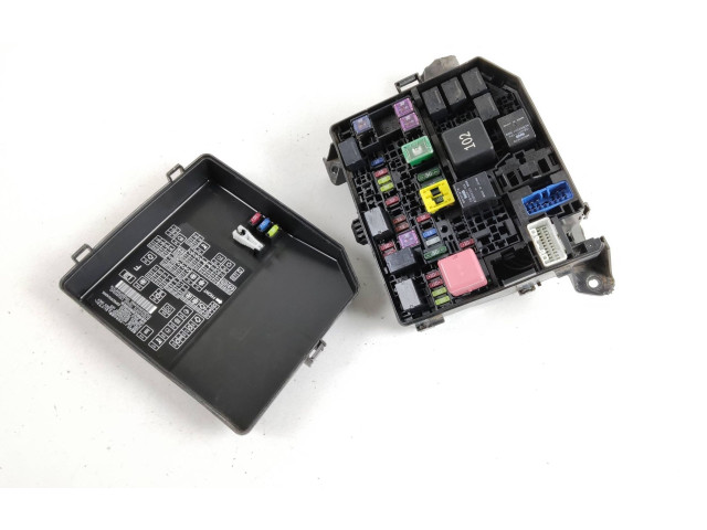 Pojistková skříňka Mitsubishi Outlander 2018