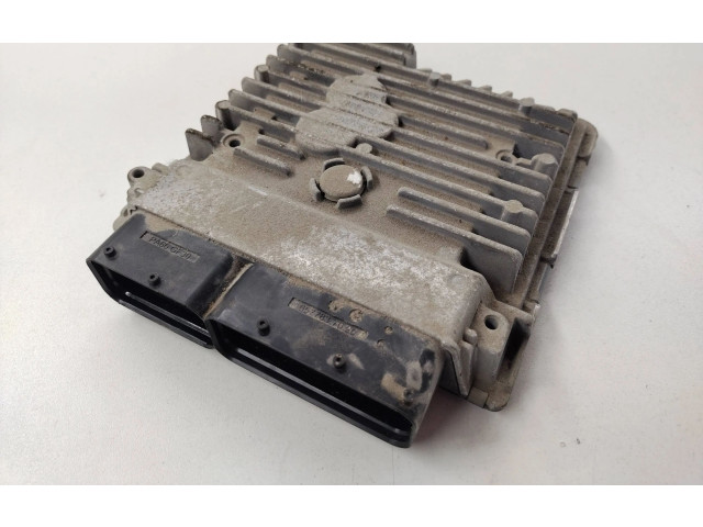 Řídící jednotka 03L906023PK, 5WP42946AA Volkswagen Caddy 2011