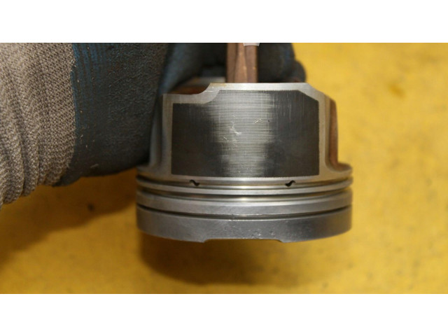 Píst 81P27 Volkswagen Sharan