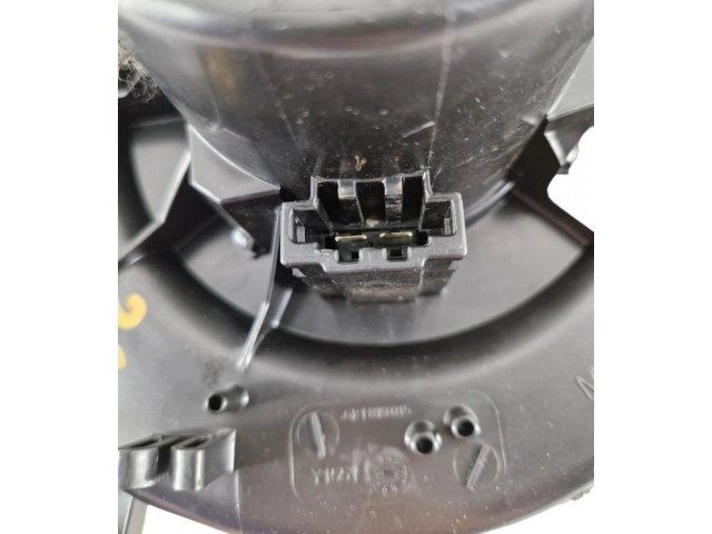 Вентилятор печки    6R1819015   Audi A1