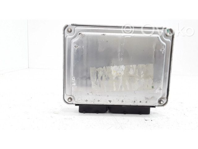 Блок управления двигателя 06A906032   Volkswagen Bora