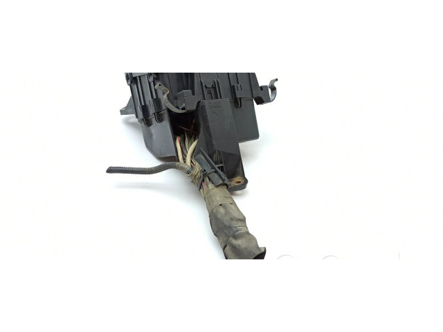 Блок предохранителей  3284, 3933   Lexus LS 430    