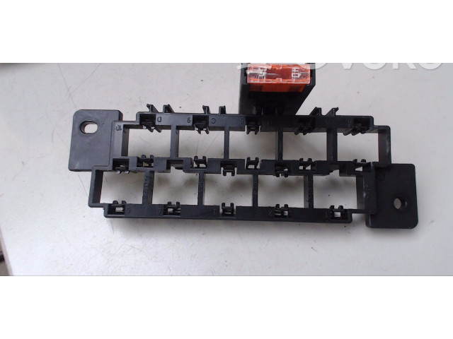   Pojistková skříňka 7E0937403   Volkswagen Multivan T5 2010