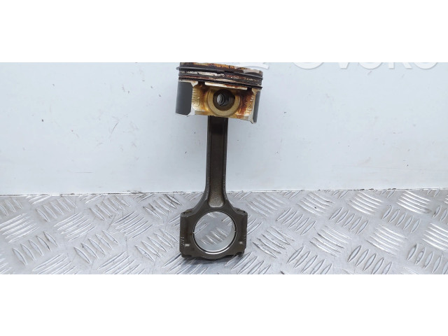 Píst HR16 Nissan Juke I F15