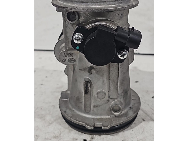 Моторчик дворников     Dacia Sandero