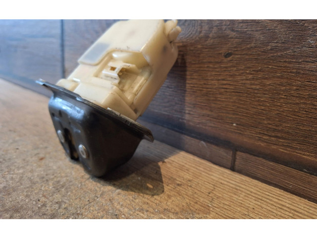 Zámek zadních dveří Nissan Note (E11) 2009