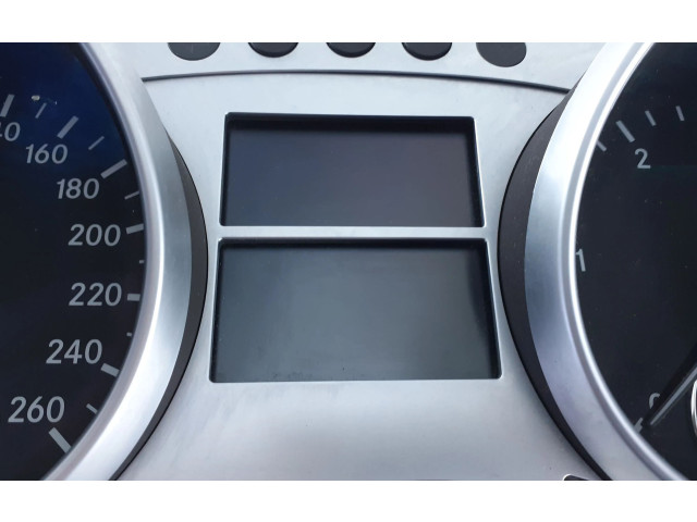 Панель приборов A2515404348   Mercedes-Benz R W251       