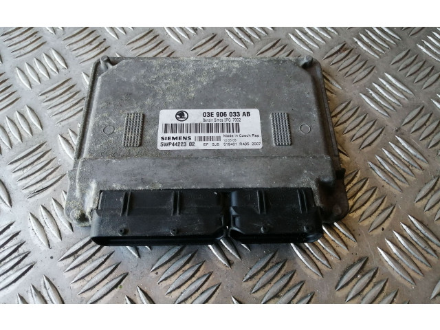 Блок управления двигателя 03E906033AB, 5WP44223 Skoda Fabia Mk1 (6Y)