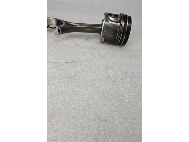 Píst Audi Q7 4L BUG