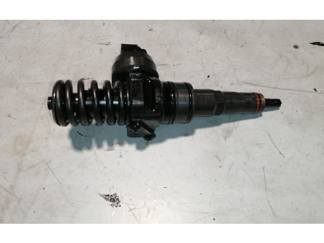 Форсунка 038130073AG Volkswagen Golf Plus