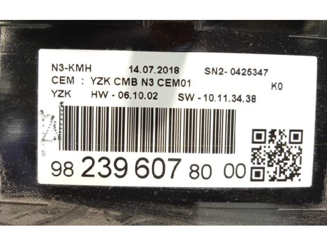 Přístrojová deska Peugeot Expert 2018 9823960780