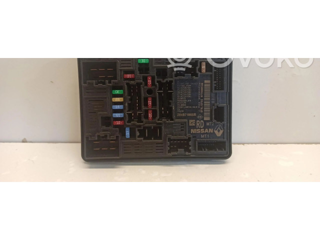 Блок предохранителей  284B71965R   Dacia Sandero III    