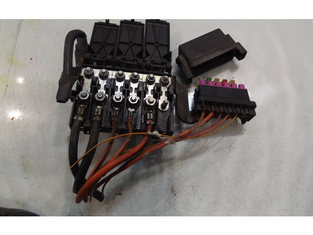 Блок предохранителей     Volkswagen Polo IV 9N3    