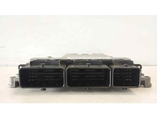 Блок управления двигателя 0281032215   Dacia Logan I