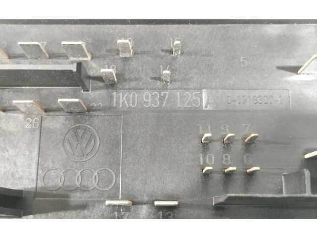 Блок предохранителей 1K0937125A   Volkswagen Caddy    