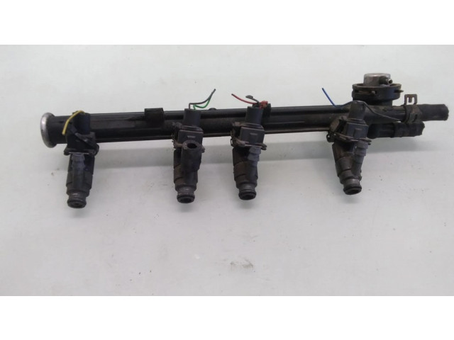 Топливная рампа 037133317 Volkswagen Golf IV 1.4