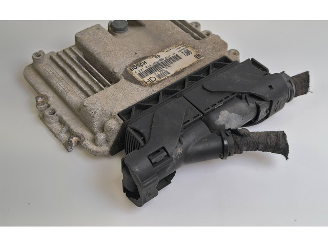 Řídící jednotka 0281014452, 55566279 Opel Zafira B 2005