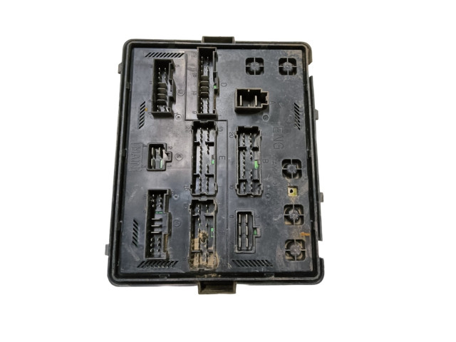 Блок предохранителей Y220edp04h16d SsangYong Rexton