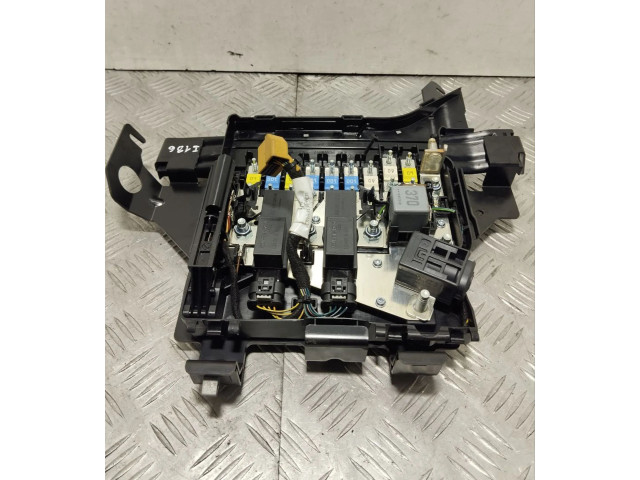 Pojistková skříňka 99965702090, 97061030301 Porsche Panamera (970) 2013