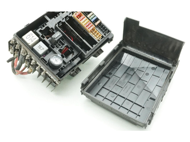 Pojistková skříňka 8J0937503, 8J0937503 Audi TT TTS Mk2 2007