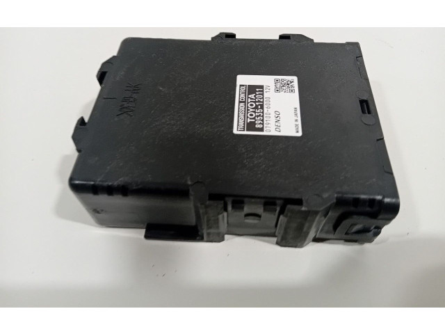 Блок управления коробкой передач 8953512011, 8953576011   Toyota Prius+ (ZVW40)