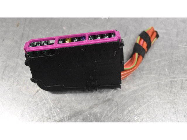 Блок предохранителей Audi A6 S6 C8 4K