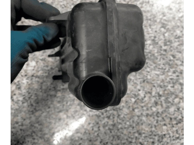 Turbodmychadlo Нагнетатель 1376051KA0000 Suzuki Splash